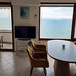 Апартамент под наем с фронтална гледка море, гр. влас *